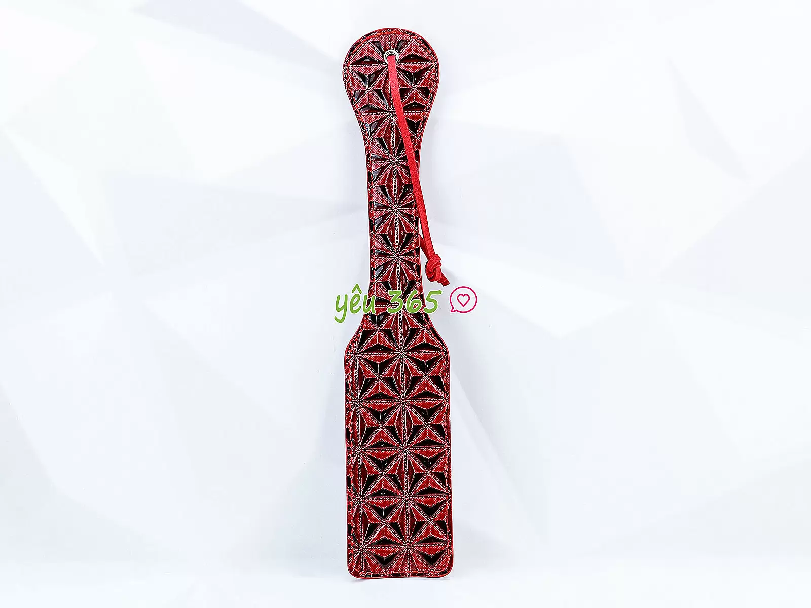 Đồ chơi bạo dâm cây phết mông màu đỏ kích thích cuộc yêu nồng cháy