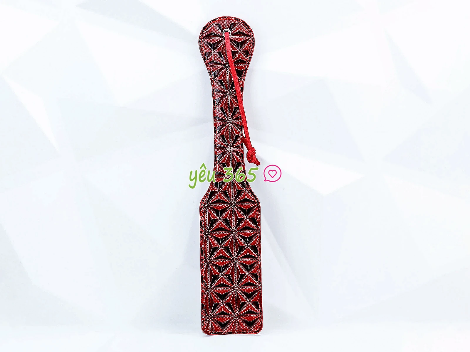 Đồ chơi bạo dâm cây phết mông màu đỏ kích thích cuộc yêu nồng cháy