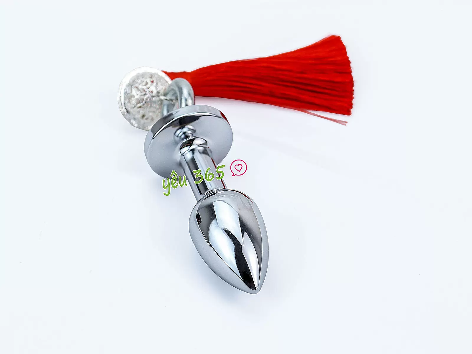 Đồ chơi kích hậu inox cao cấp kèm tua đỏ quyến rũ