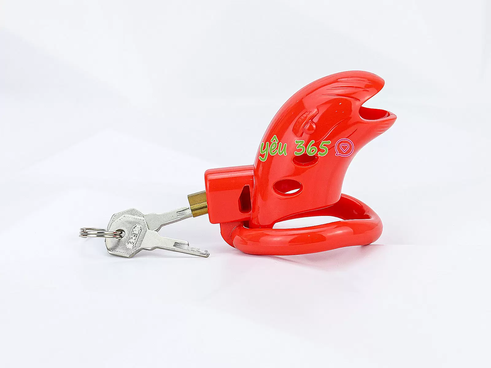 Khóa dương vật nhựa đỏ có chìa khóa phù hợp cho các cặp đôi thích khám phá cảm giác mới lạ