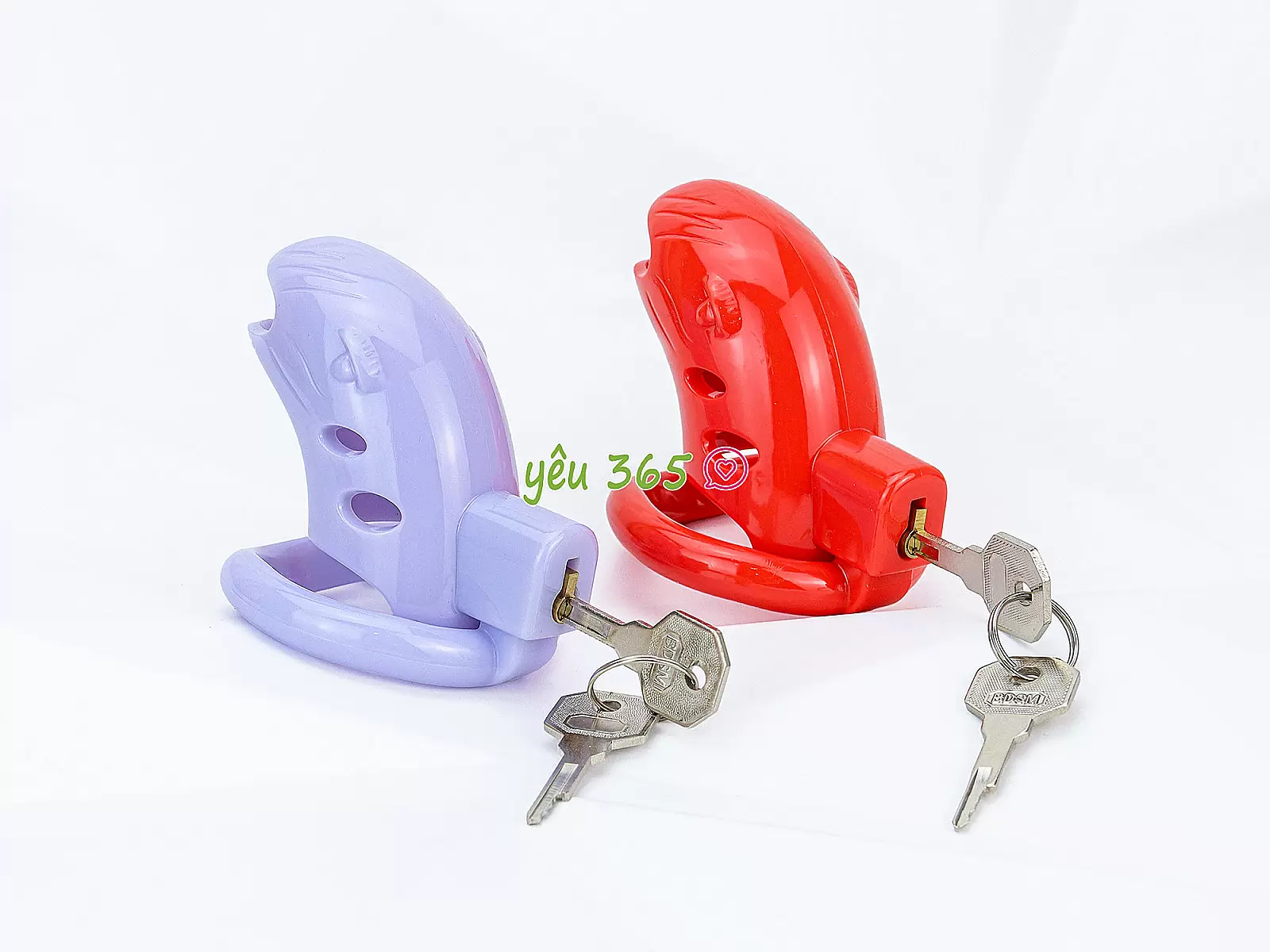 Khóa dương vật nhựa đỏ có chìa khóa phù hợp cho các cặp đôi thích khám phá cảm giác mới lạ