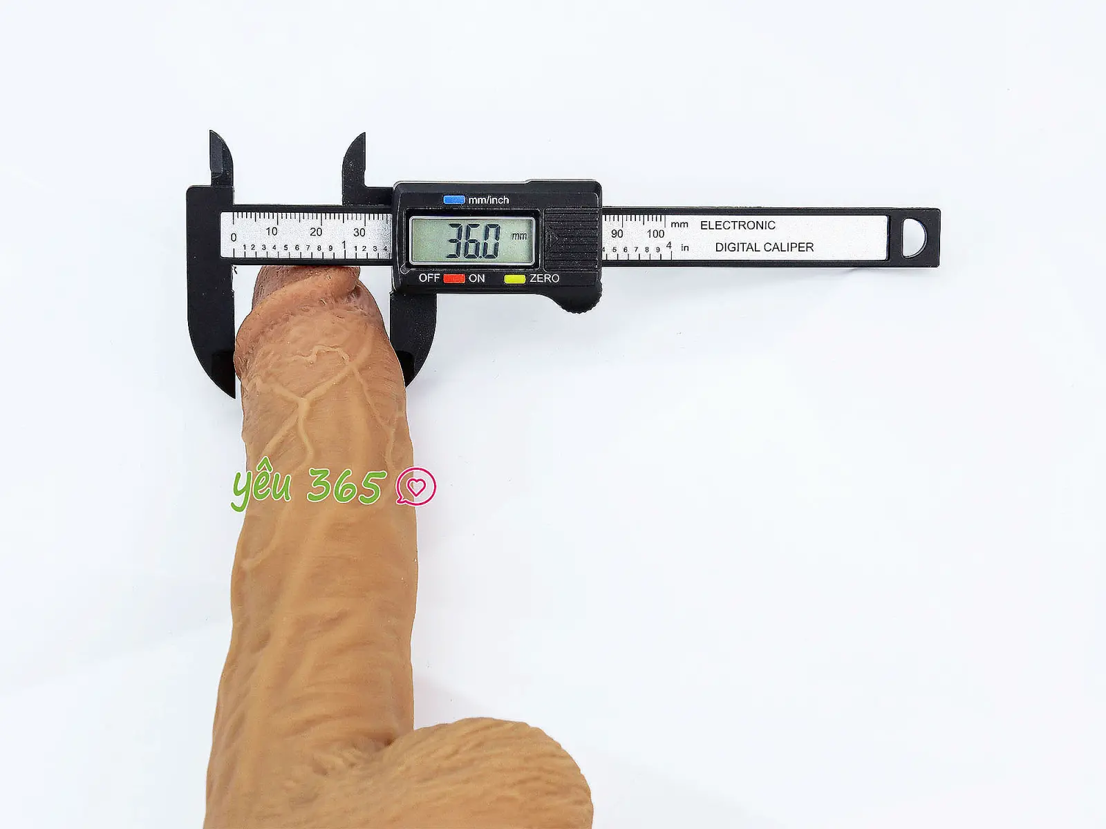 Dương vật giả có đế đa năng Yeain Real Dildo to dài