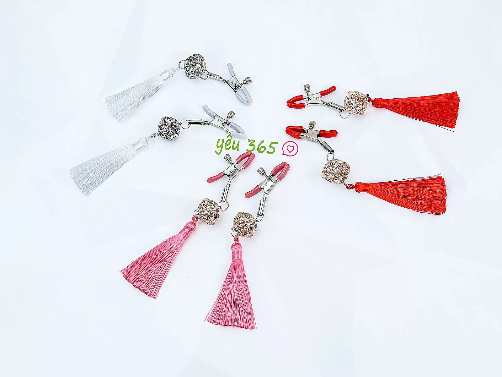 Lục lạc kẹp ti bạo dâm 3 màu kích thích dành cho nữ