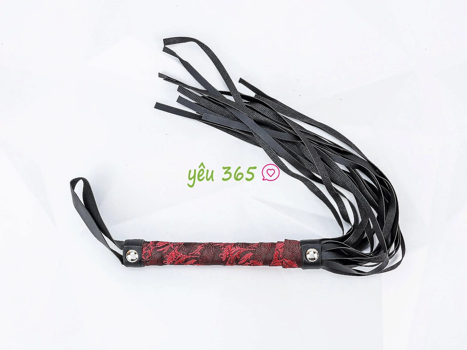 Đồ chơi bạo dâm roi da đỏ cổ điển