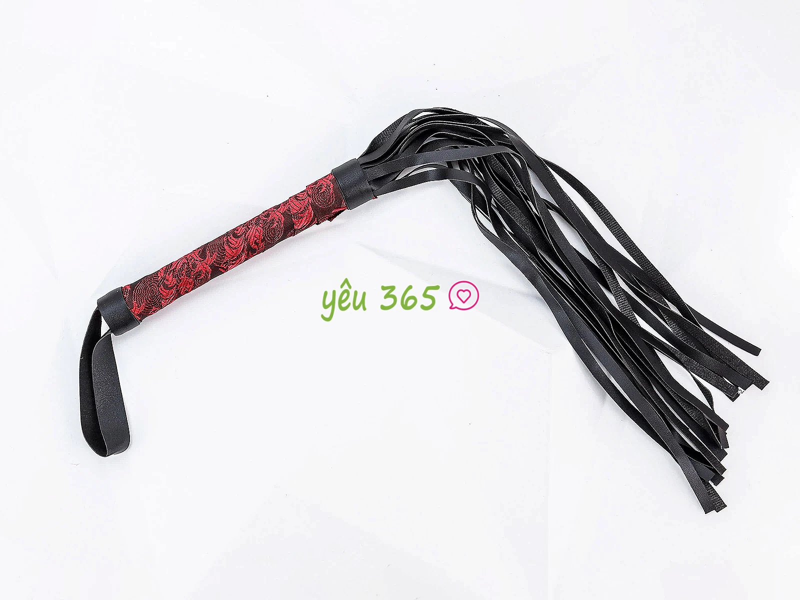 Đồ chơi bạo dâm roi da đỏ cổ điển