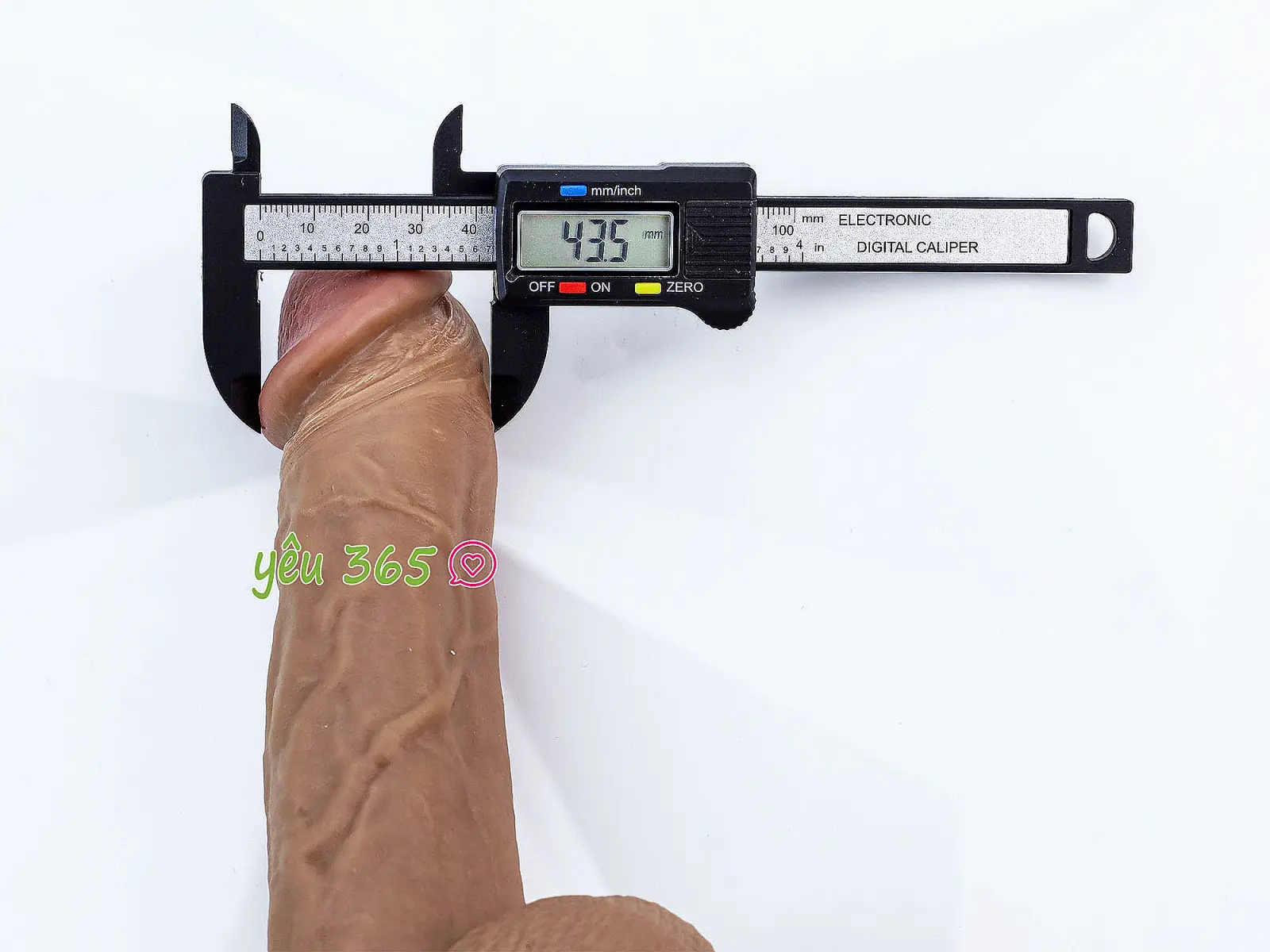 Dương vật giả có đế hàng khủng giống dương vật châu Âu