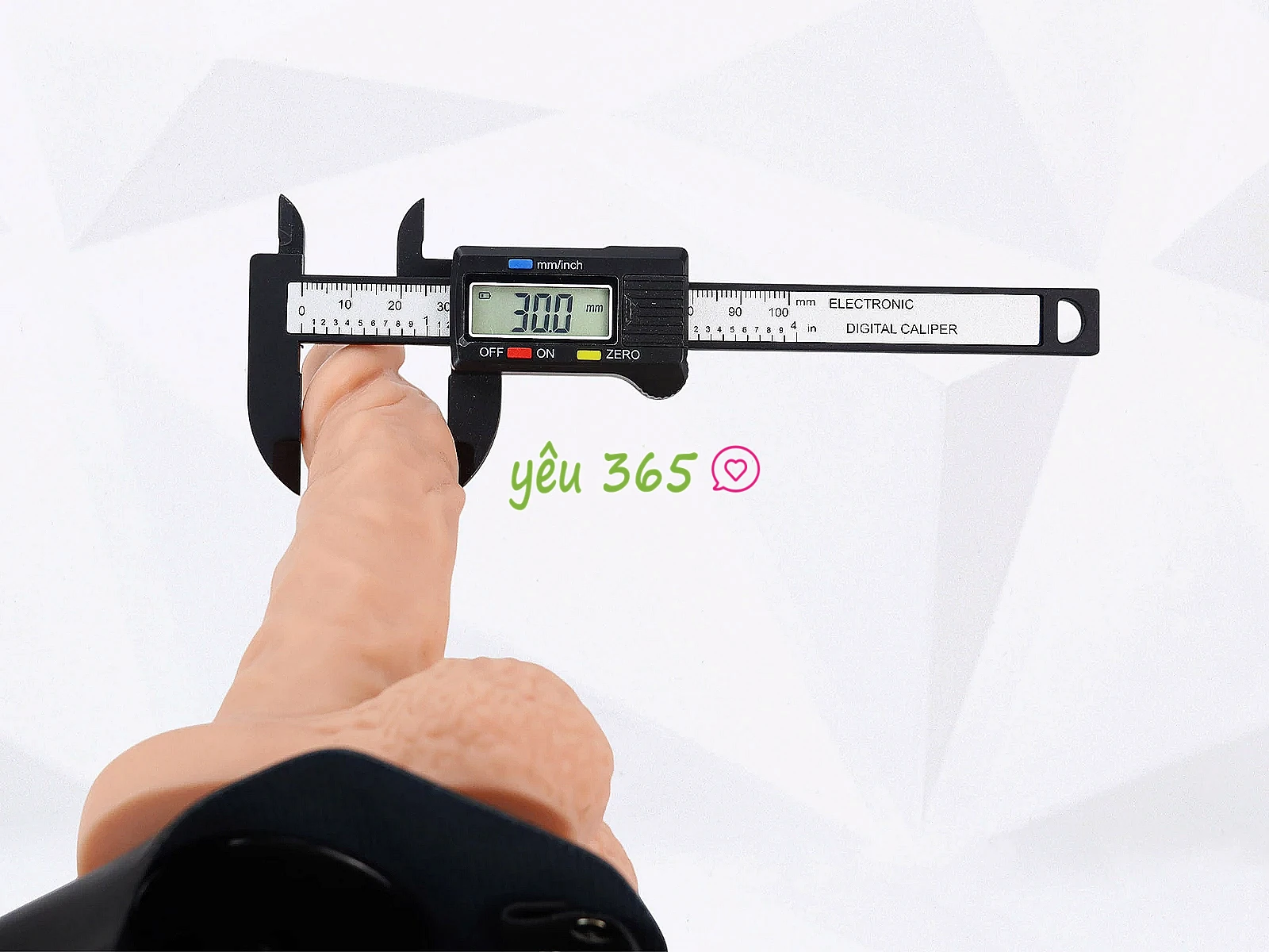 Dương vật giả có dây đeo đặc ruột Ultra Harness không rung