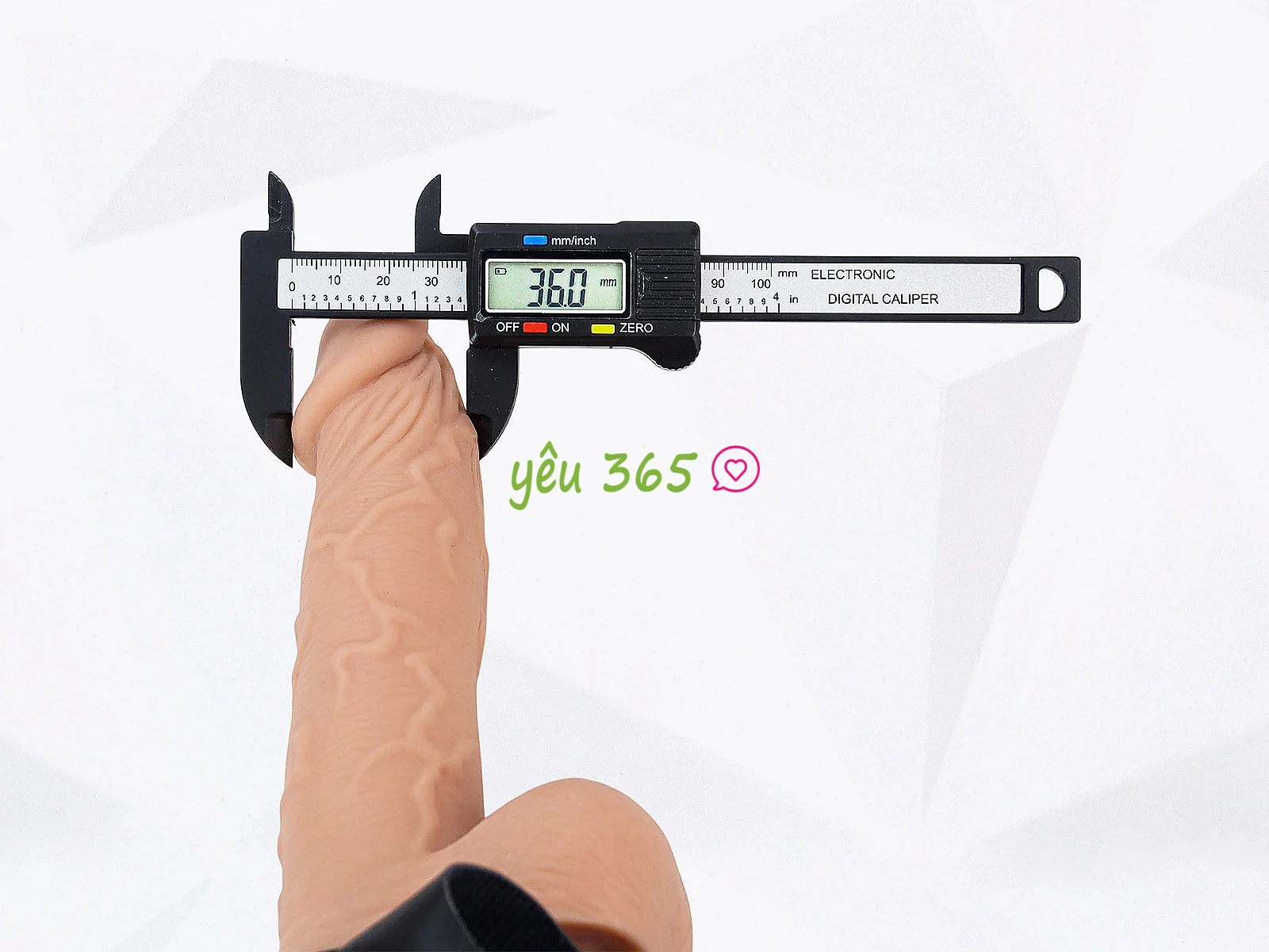 Dương vật giả có dây đeo Ultra Passionate Harness có rung