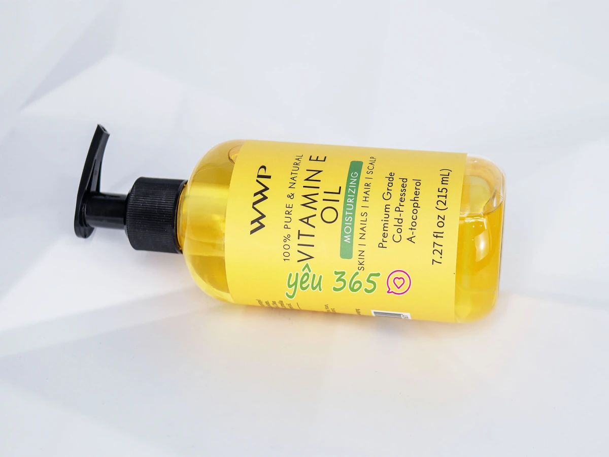 Dầu massage body WWP Vitamin E Moisturizing giúp thư giãn và chăm sóc da