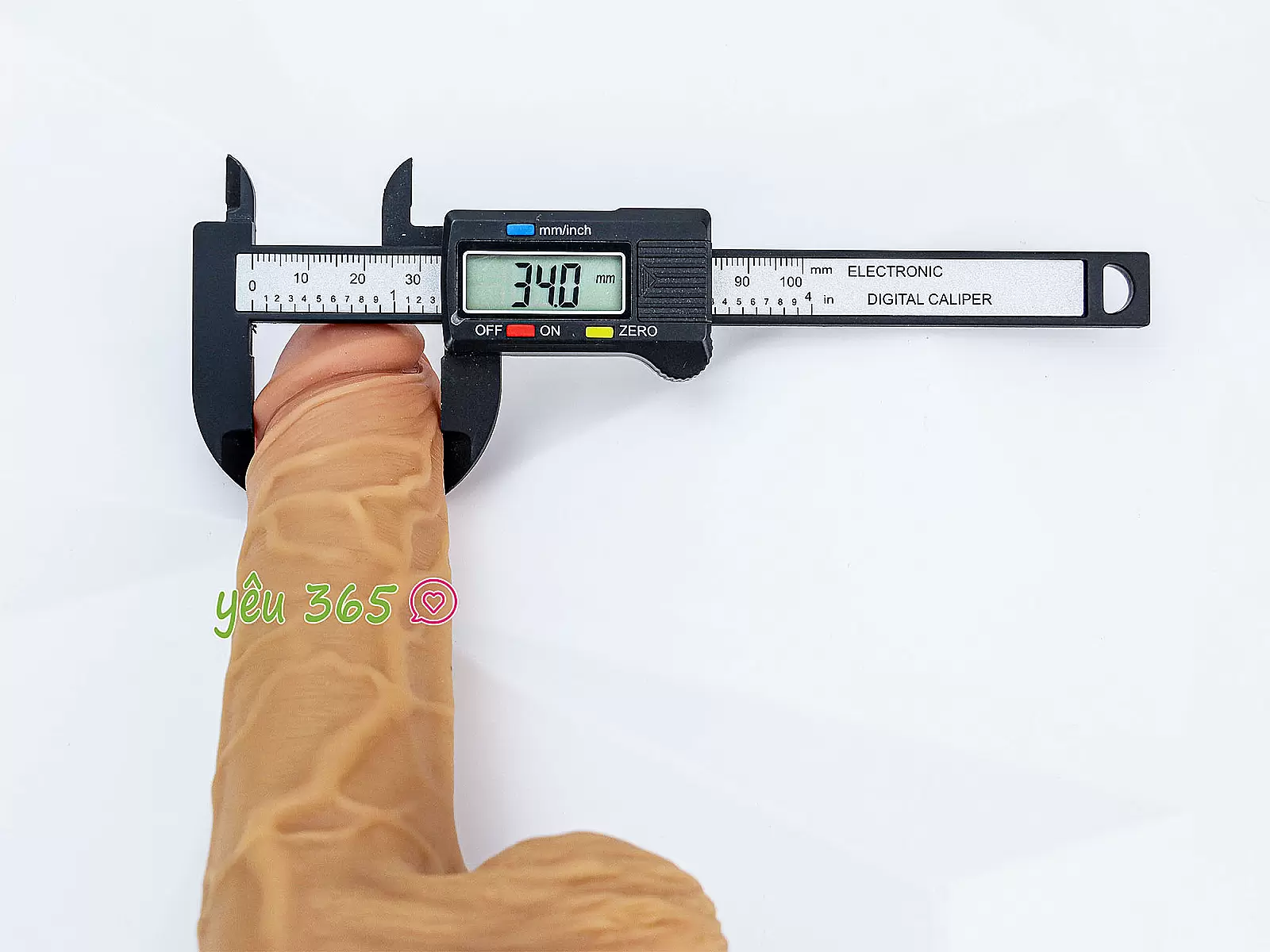 Dương vật giả có đế rung ngoáy ấm nóng pin sạc điều khiển không dây Yeain Devil