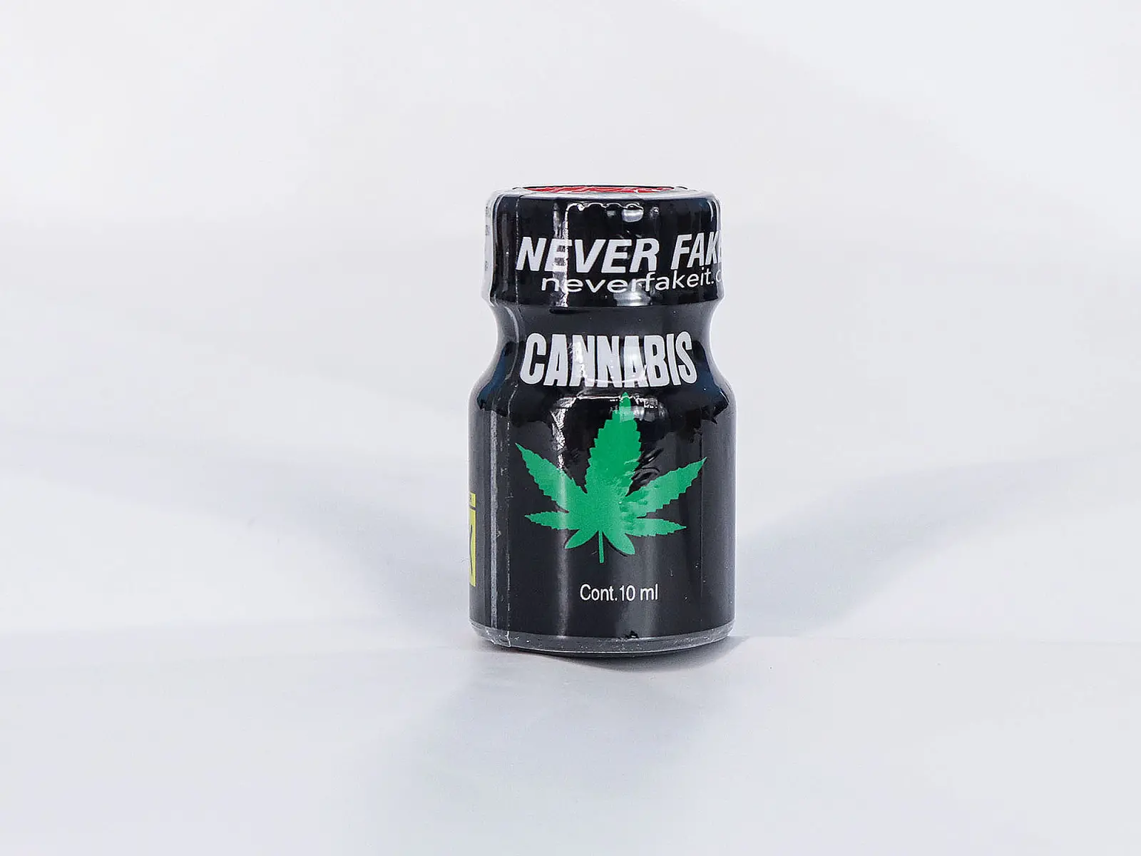 Chai h&iacute;t Cannabis 10ml tăng cảm gi&aacute;c kho&aacute;i cảm