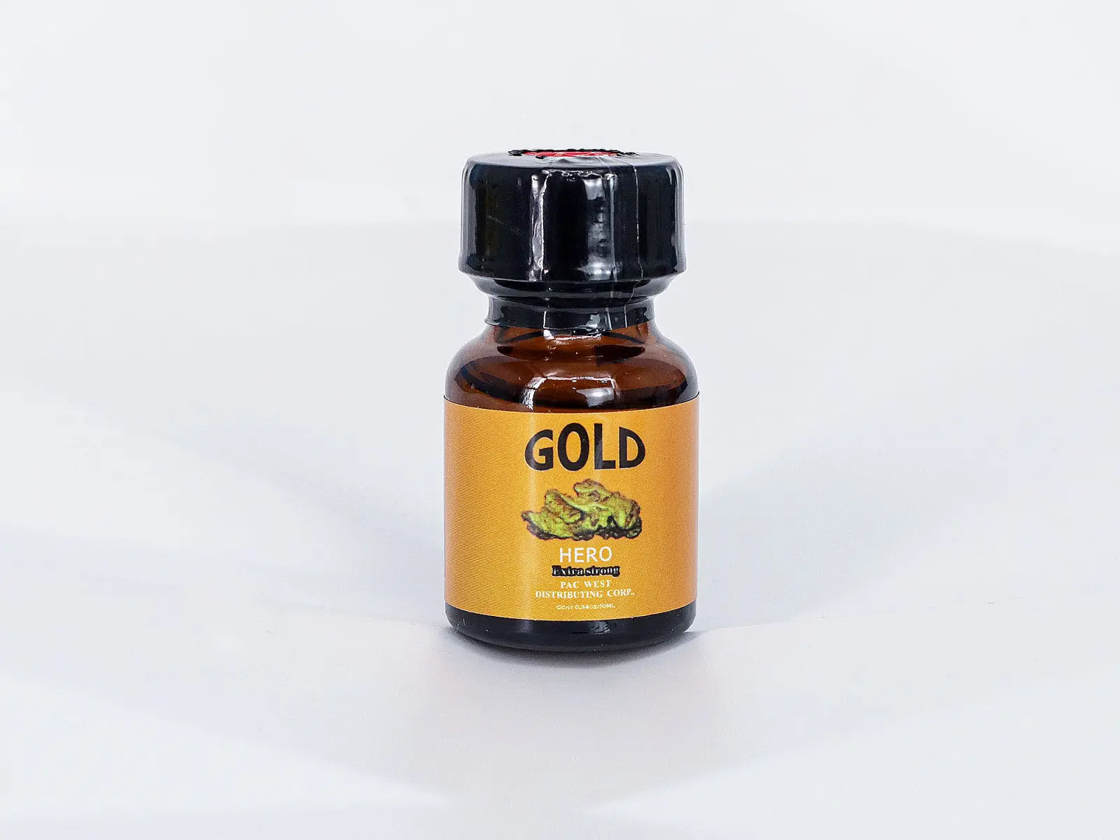 Chai h&iacute;t Gold Hero k&iacute;ch th&iacute;ch tăng cường sự hưng phấn