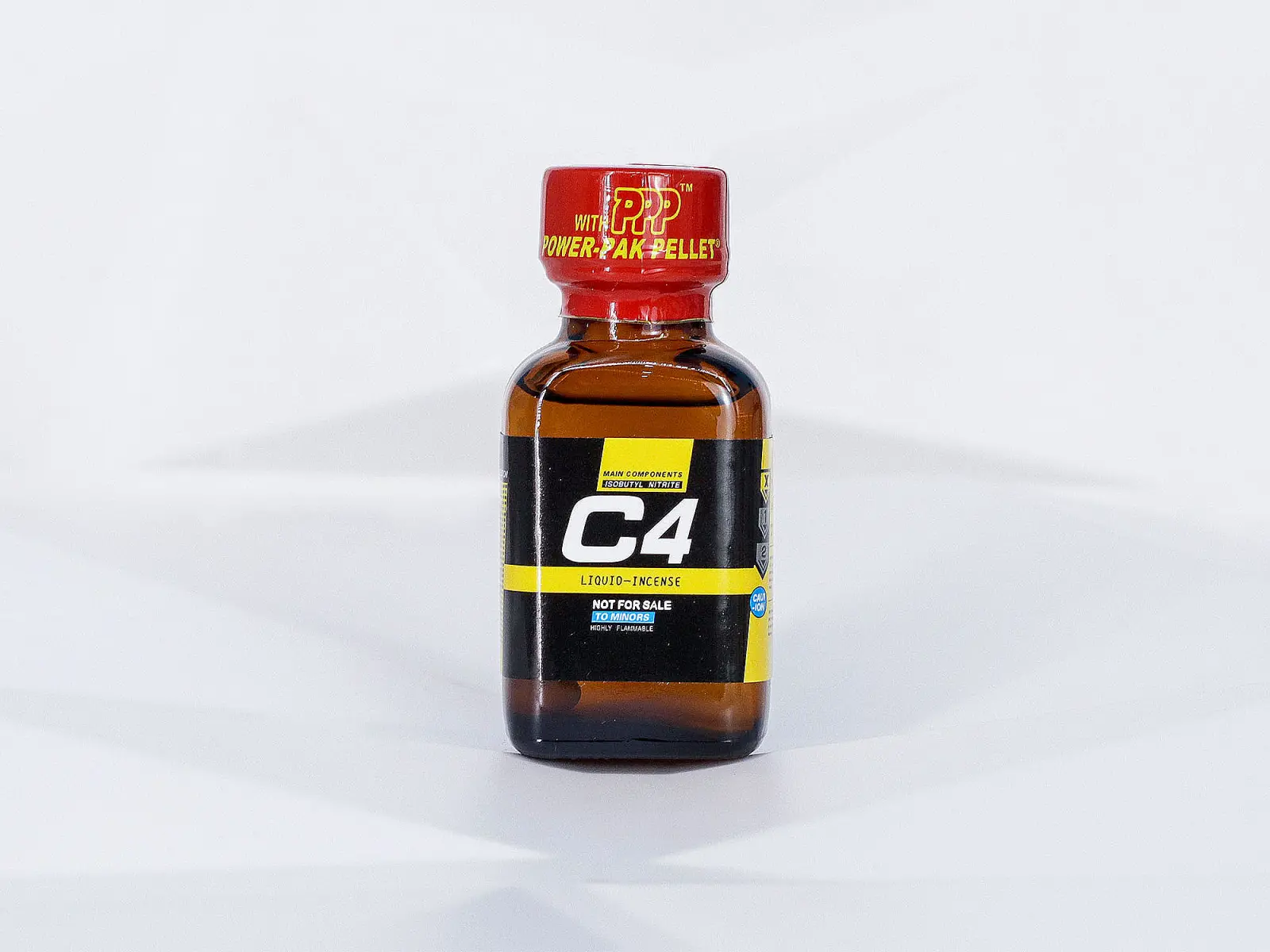 Chai hít C4 Liquid Incense Yellow 30ml kích thích tăng cảm giác phấn khích