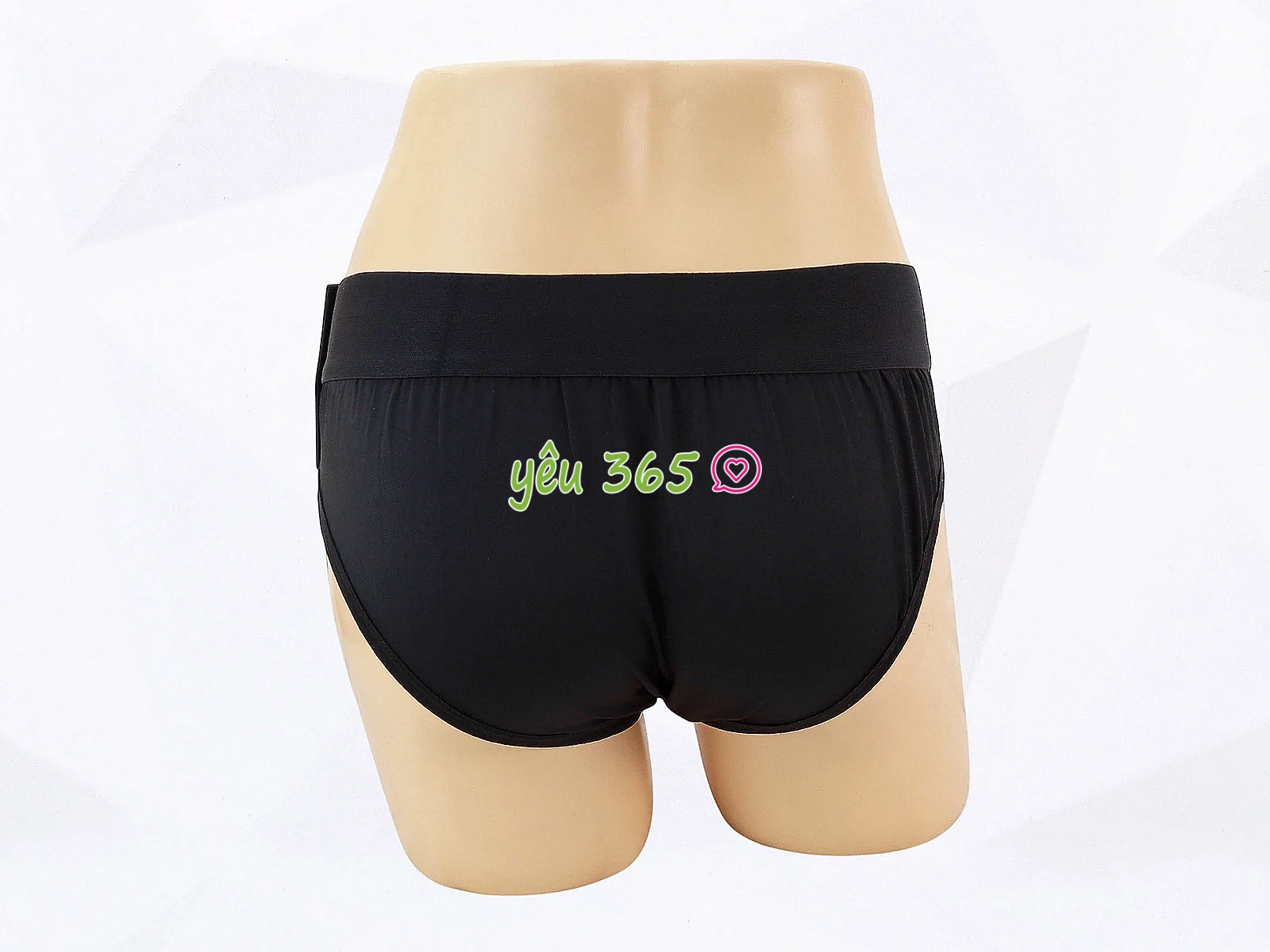Quần chip tam giác + dương vật giả có đế sự kết hợp hoàn hảo
