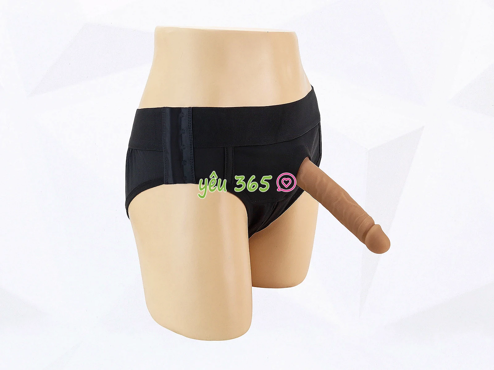 Quần chip tam giác + dương vật giả có đế sự kết hợp hoàn hảo