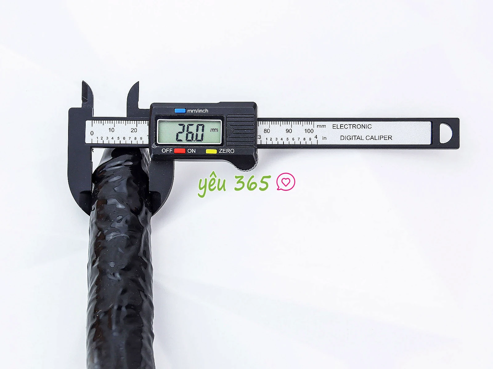 Dương vật giả có đế Dildo đen mạnh mẽ